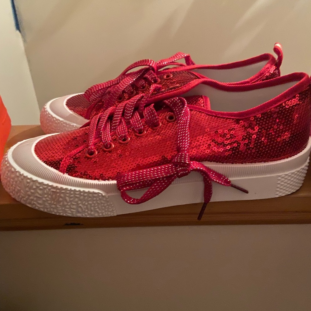 Sparkle red sneakers